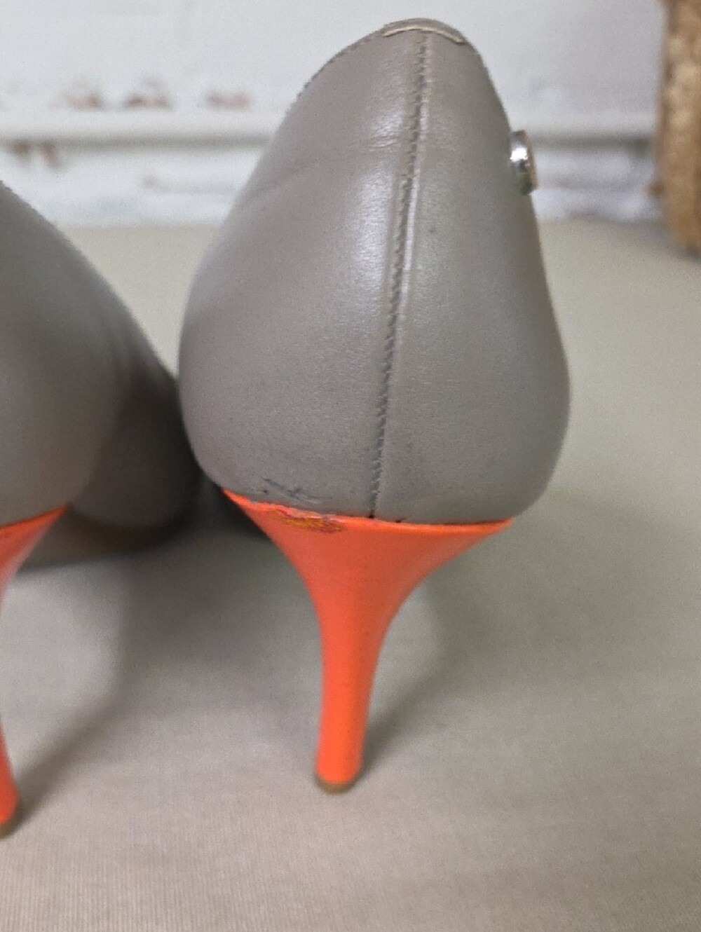 Calvin Klein Leather Taupe Pointed-Toe Pumps with Orange Heel Size 9.5 - Picture 5 of 7